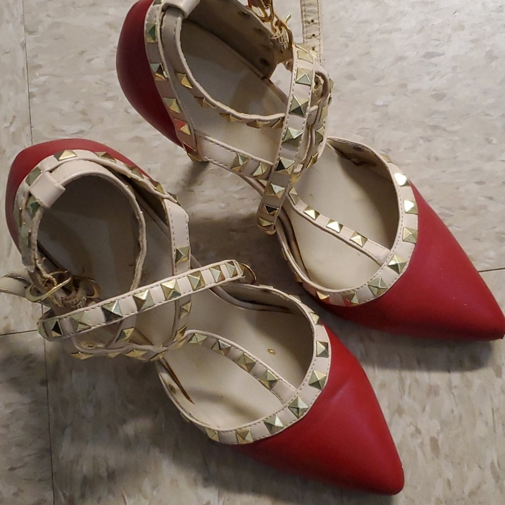 Shoes - Picture 4 of 4